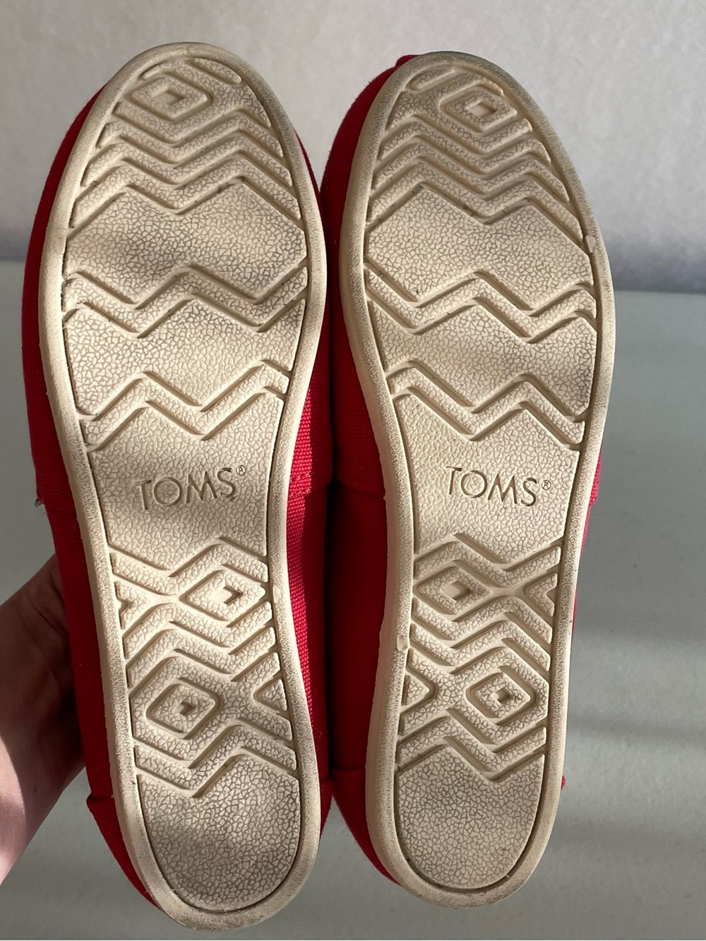 TOMS Red Classic Alpargata Canvas Slip On Flats - Women's Size 7 - Picture 5 of 10
